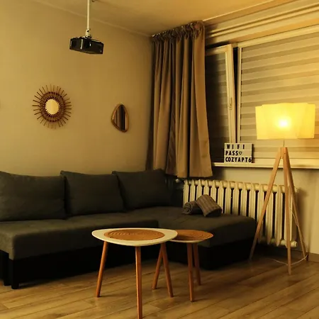 Апартаменты Cozy 5 Min Walk From Rynek Square Вроцлав