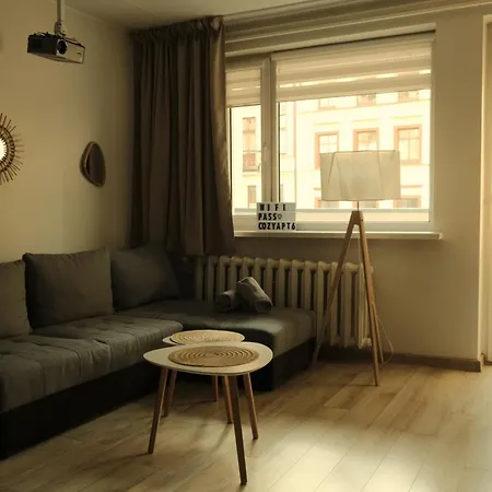 Апартаменты Cozy 5 Min Walk From Rynek Square Вроцлав
